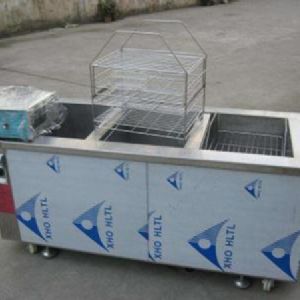 汽車(chē)零部件生產(chǎn)用超聲波清洗機